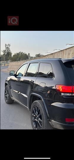 جیپ گراند شیرۆکی
